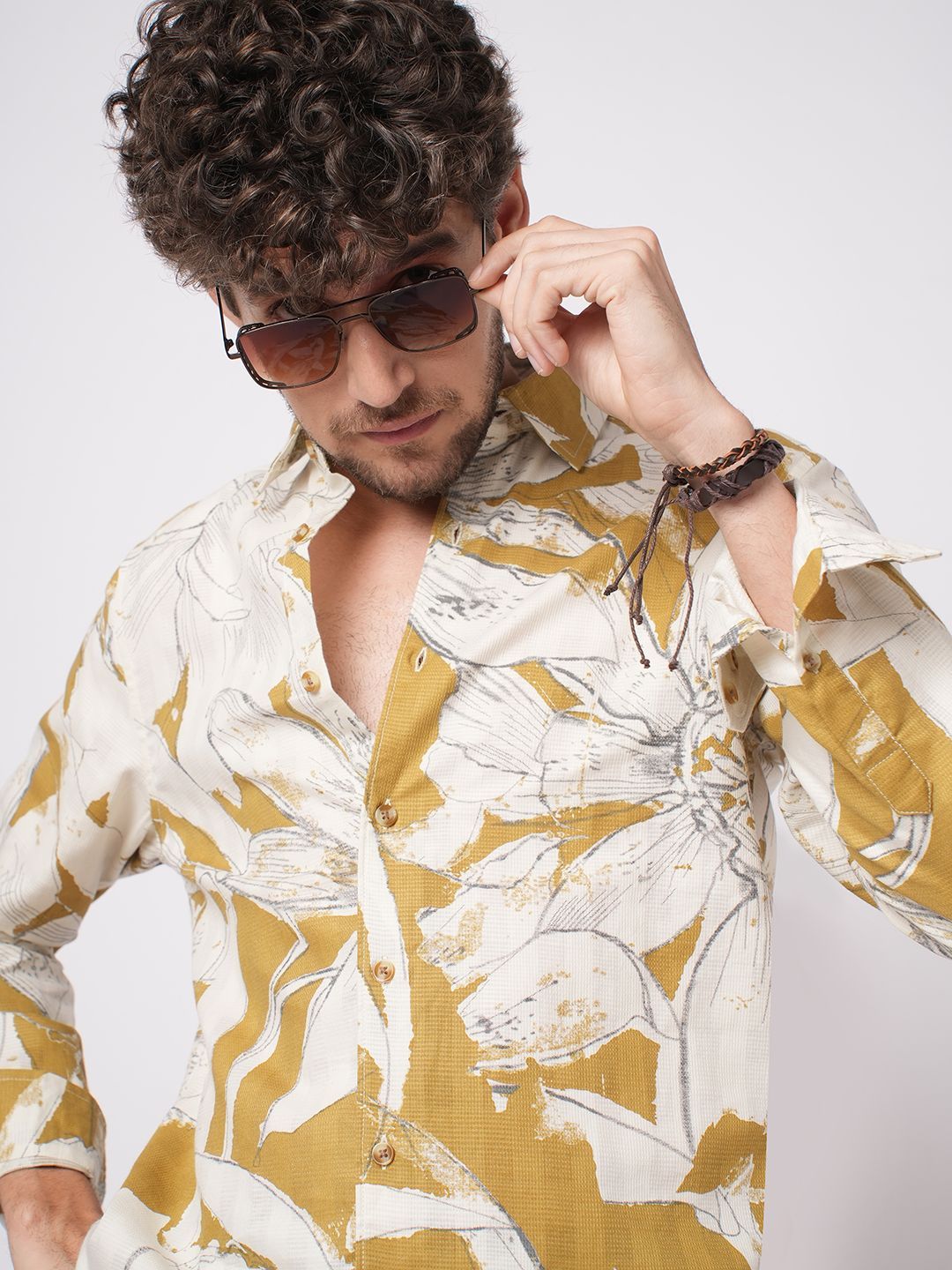 VASTRADO Men Classic Slim Fit Floral Printed Cutaway Collar Cotton Casual Shirt