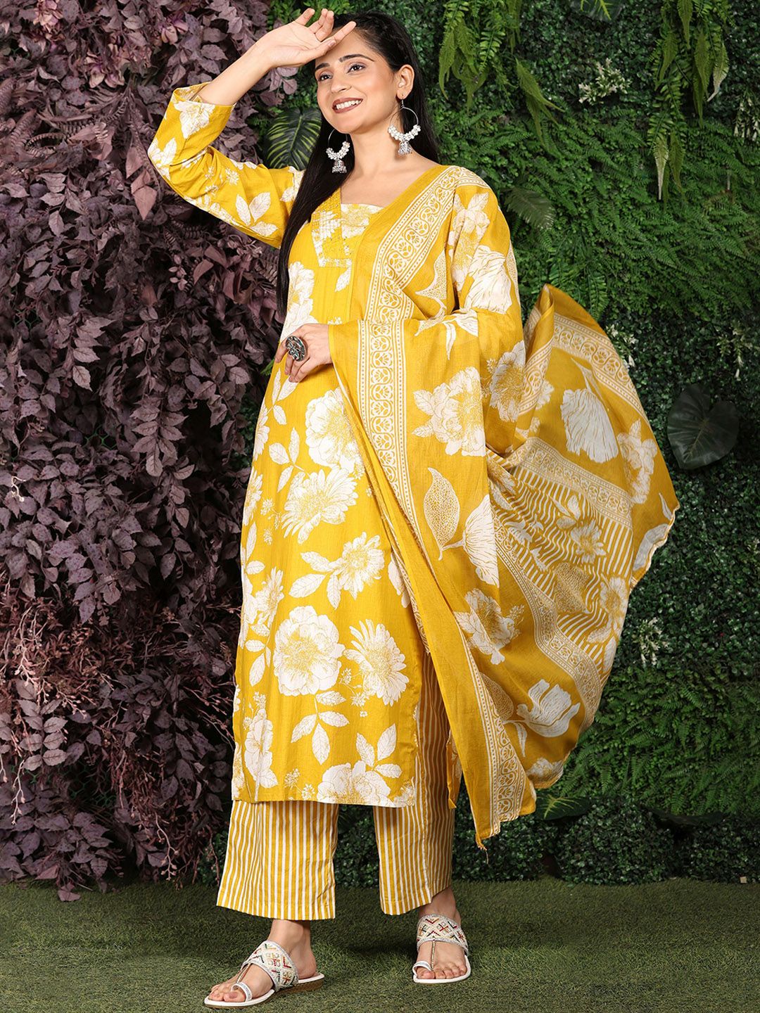 Mamicha Wanita Bercetak Kurta Kapas Tulen Biasa dengan Palazzos & Dengan Dupatta