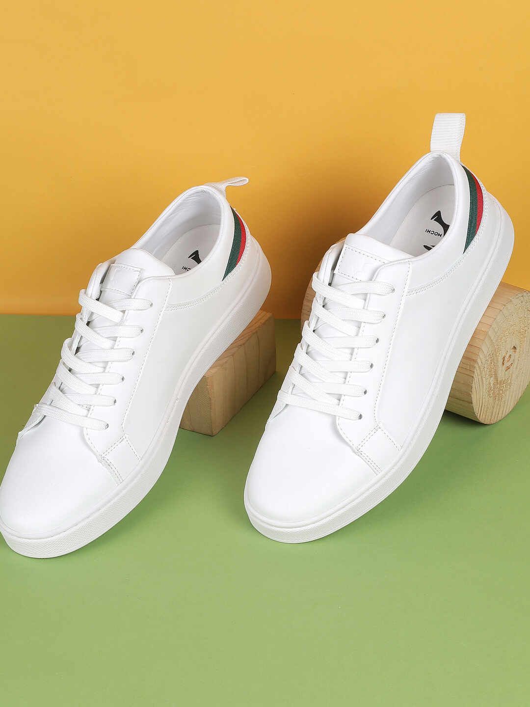 Mochi Men Colourblocked Lace-Ups Sneakers