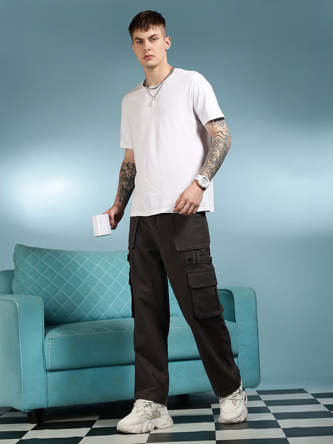 Eszett Men Relaxed Fit Cargos Trousers