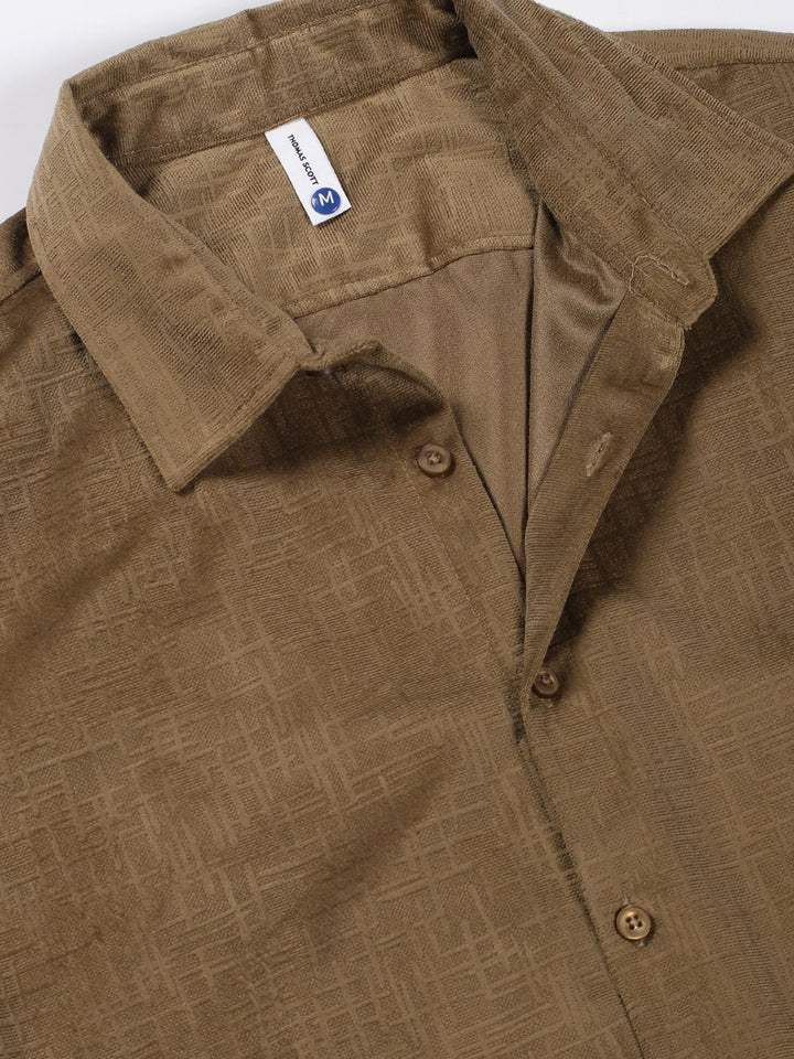Thomas Scott Men Premium Spread Collar Textured Slim Fit Casual Shirt