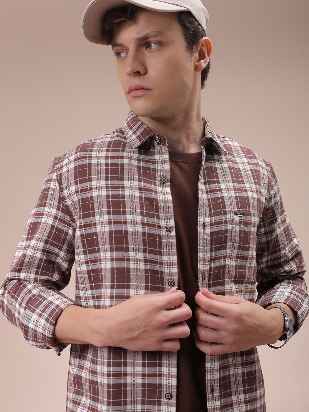 The Indian Garage Co Men Cutaway Collar Checked Cotton Slim Fit Casual Shirt