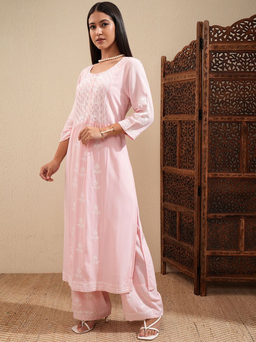 Vishudh Ethnic Motifs Embroidered Thread Work Straight Kurta With Palazzos