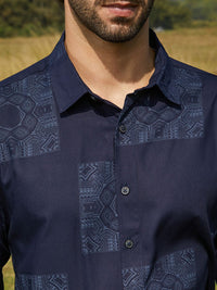 Campus Sutra Men Comfort Fit Spread Collar Geometric Printed Casual Shirt