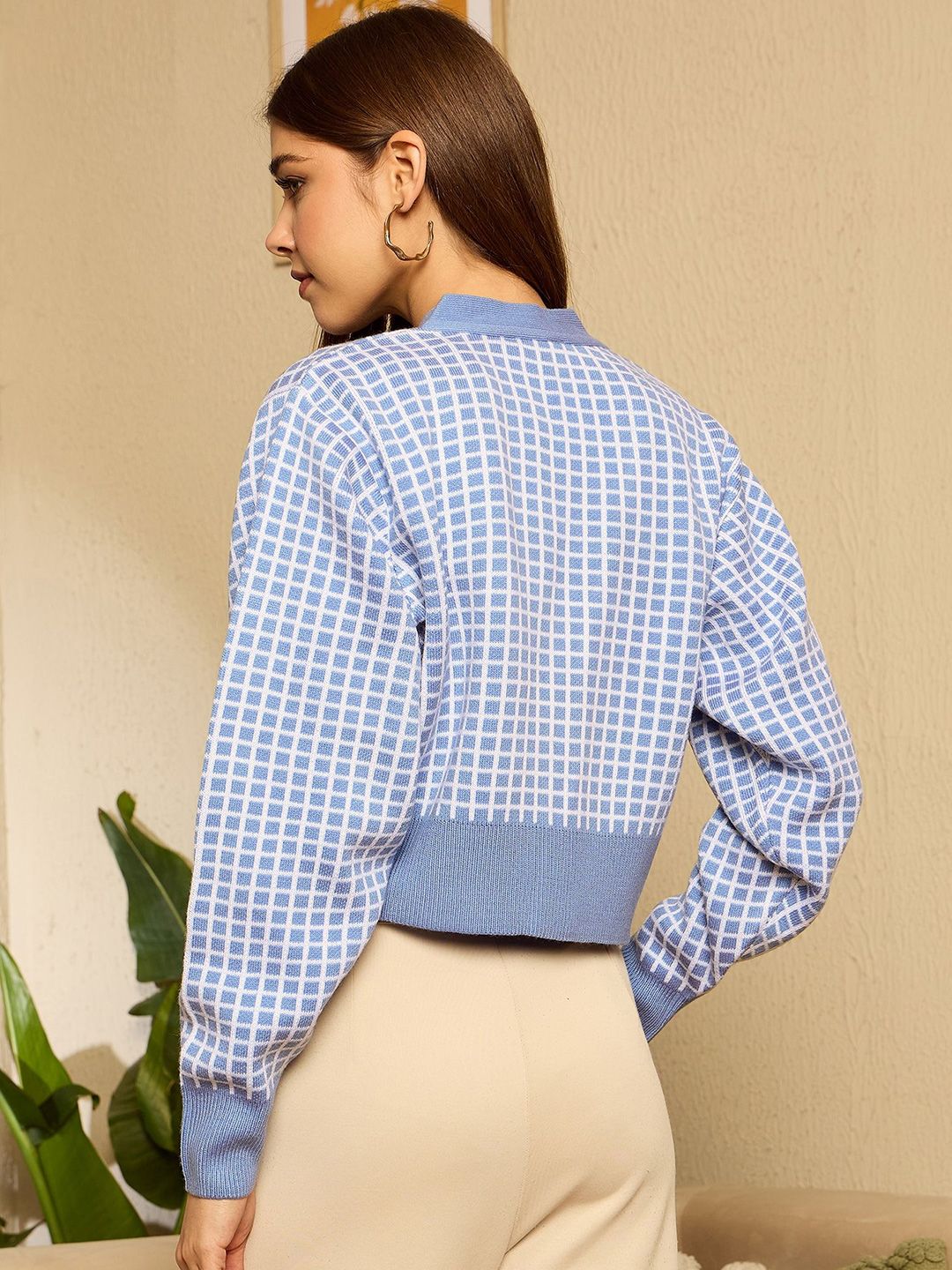 Berrylush Women Checked Crop Front Open Sweater