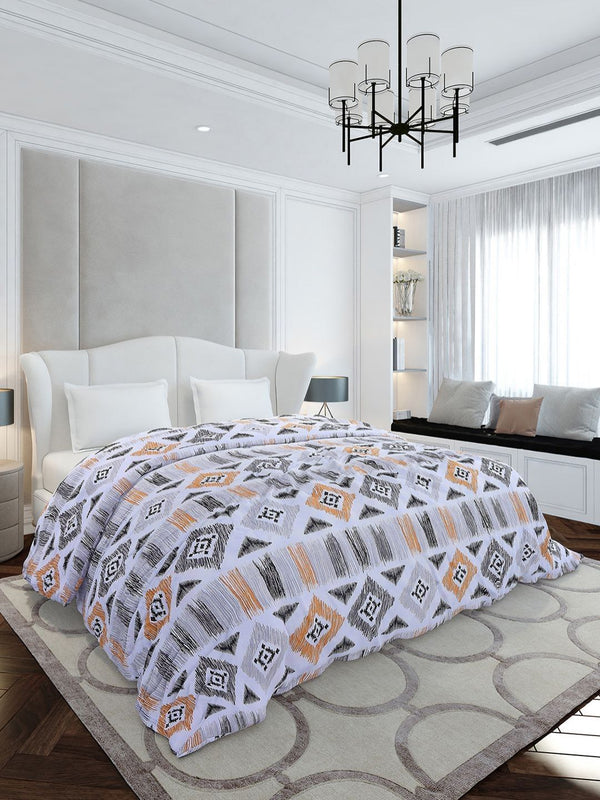 Monte Carlo White & Grey Geometric Printed Mild Winter 210 GSM Double Bed Duvet
