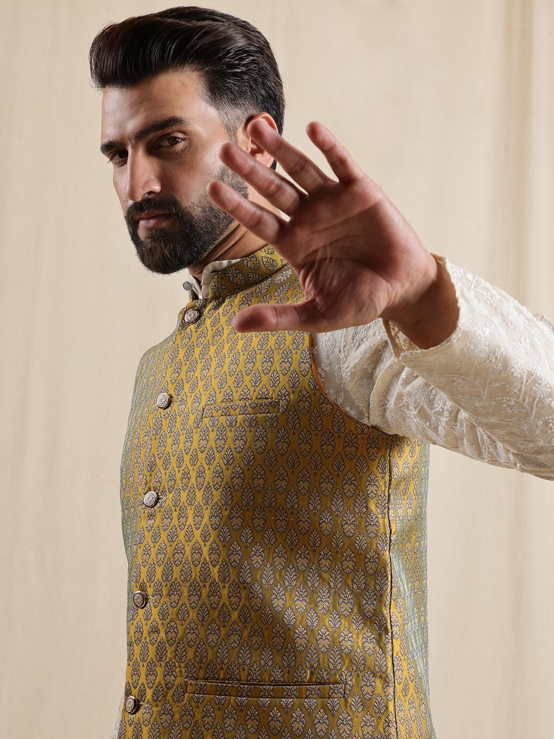 Anouk Ethnic Motifs Embroidered Mandarin Collar Jodhpuri Kurta With Pyjamas & Nehru Jacket