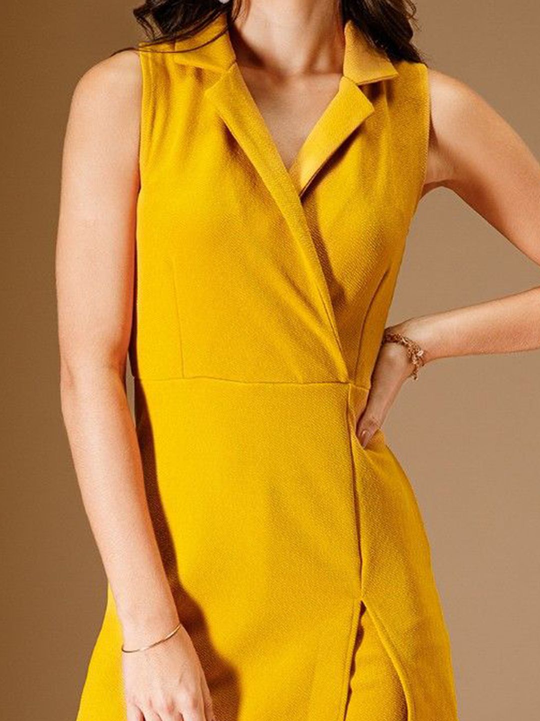 Berrylush Women Shawl Neck Jumpsuit