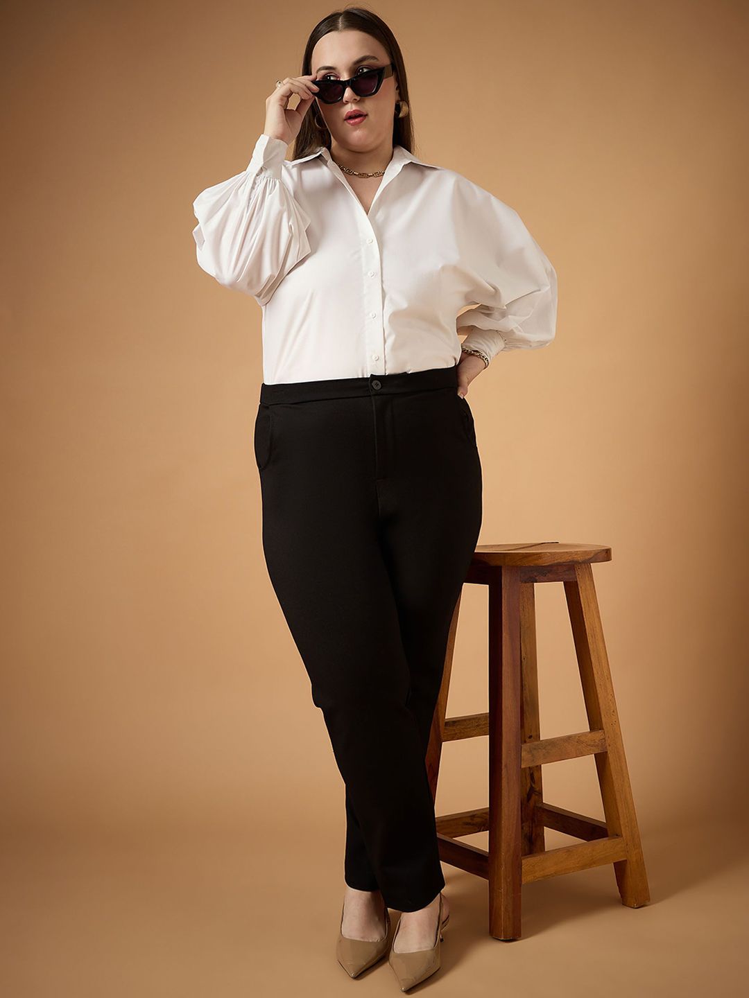 SASSAFRAS Curve Women Comfort Slim Fit High-Rise Trousers