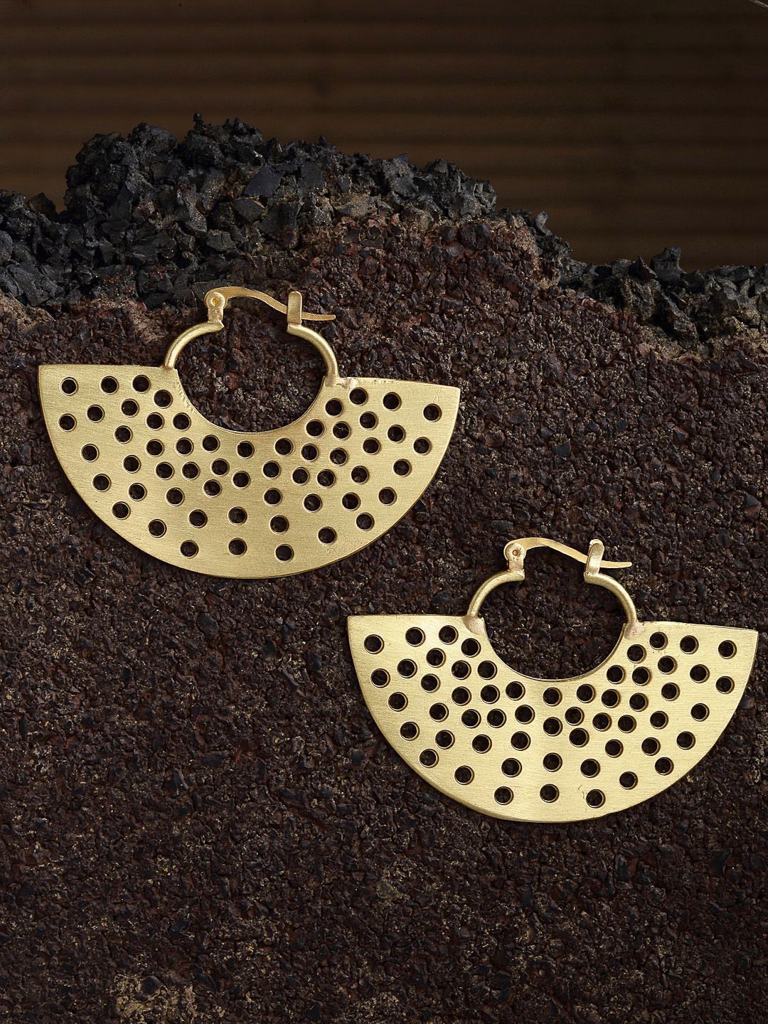 DressBerry Gold-Plated Contemporary Drop Earrings