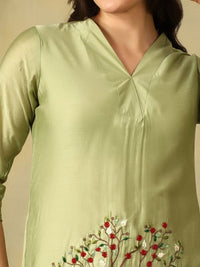 Mamicha Women Ethnic Motifs Embroidered Regular Thread Work Kurti with Trousers