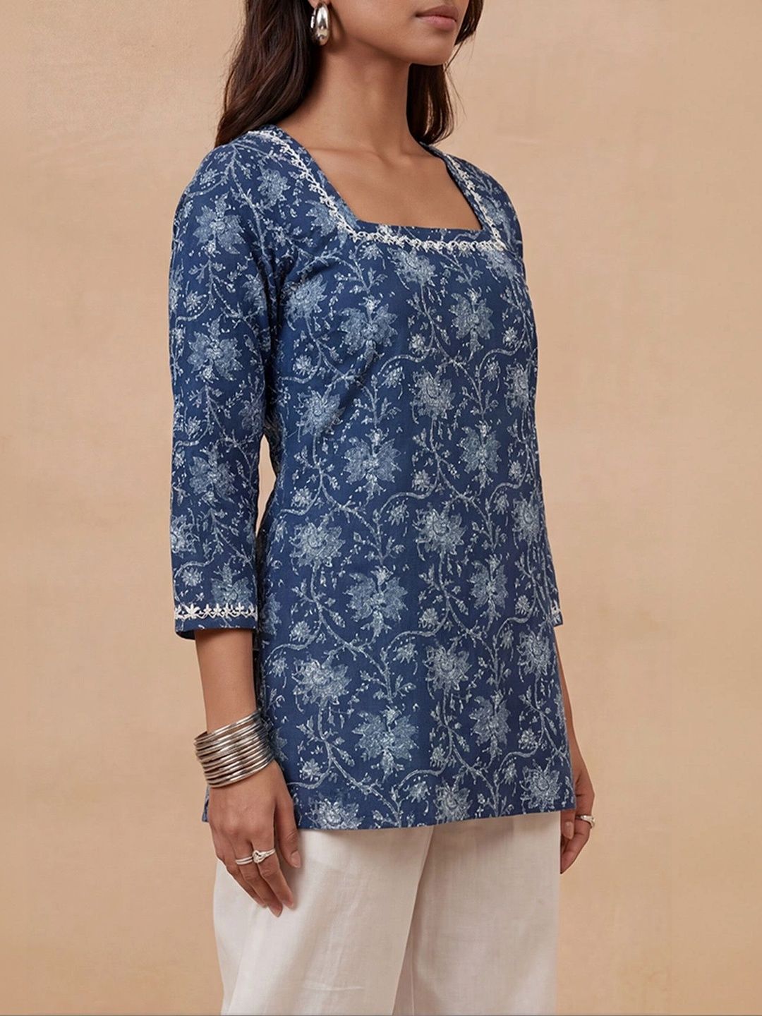 House of Chikankari Women Floral Printed Chikankari Indie Florals Kurta