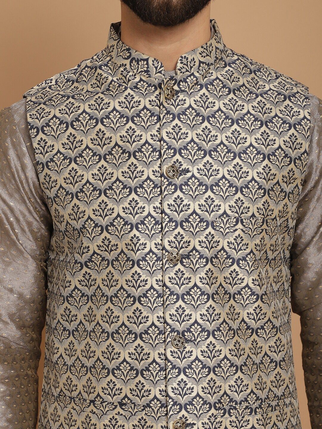 Motif Etnik Kelabu Anouk Rekaan Tenun Kurta Lurus Dengan Jaket Churidar & Nehru