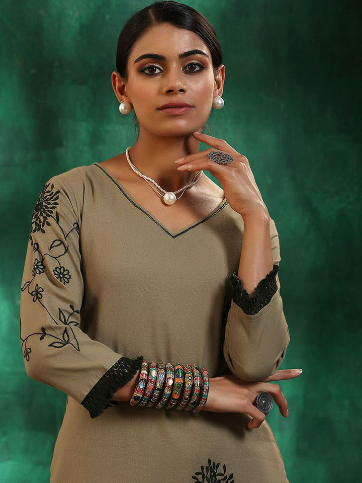 Libas Women Floral Embroidered Regular Thread Work Pure Cotton Kurta with Trousers & With Dupatta