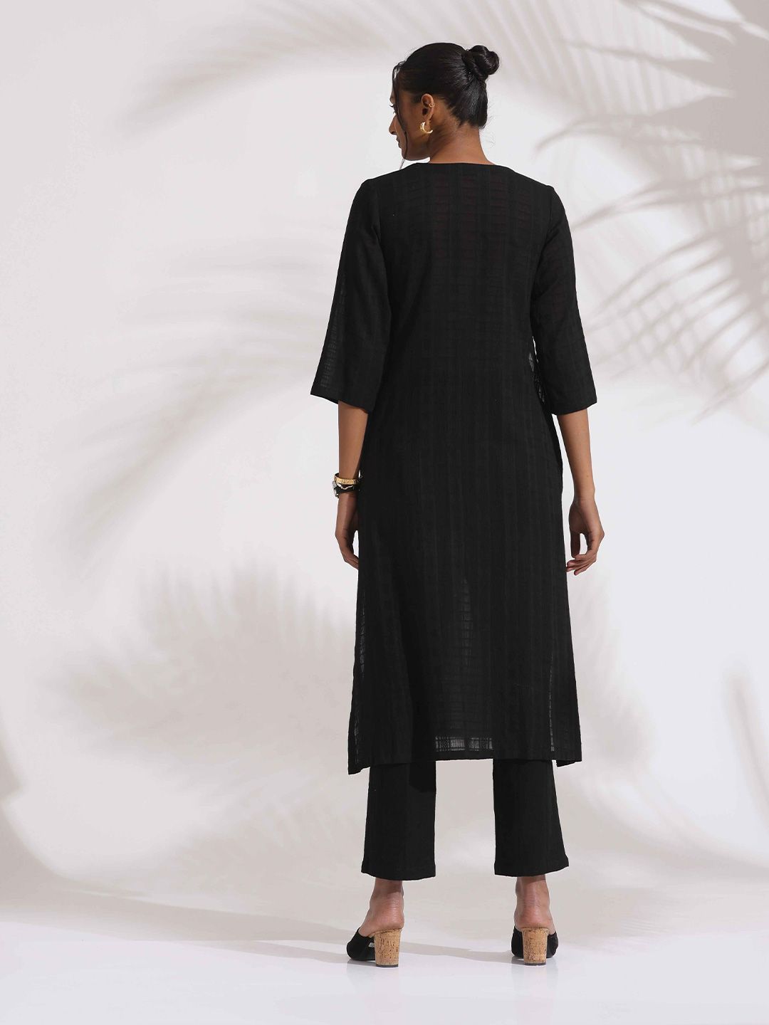 trueBrowns Women Woven Design Pure Cotton High Slit Straight Kurta with Trousers
