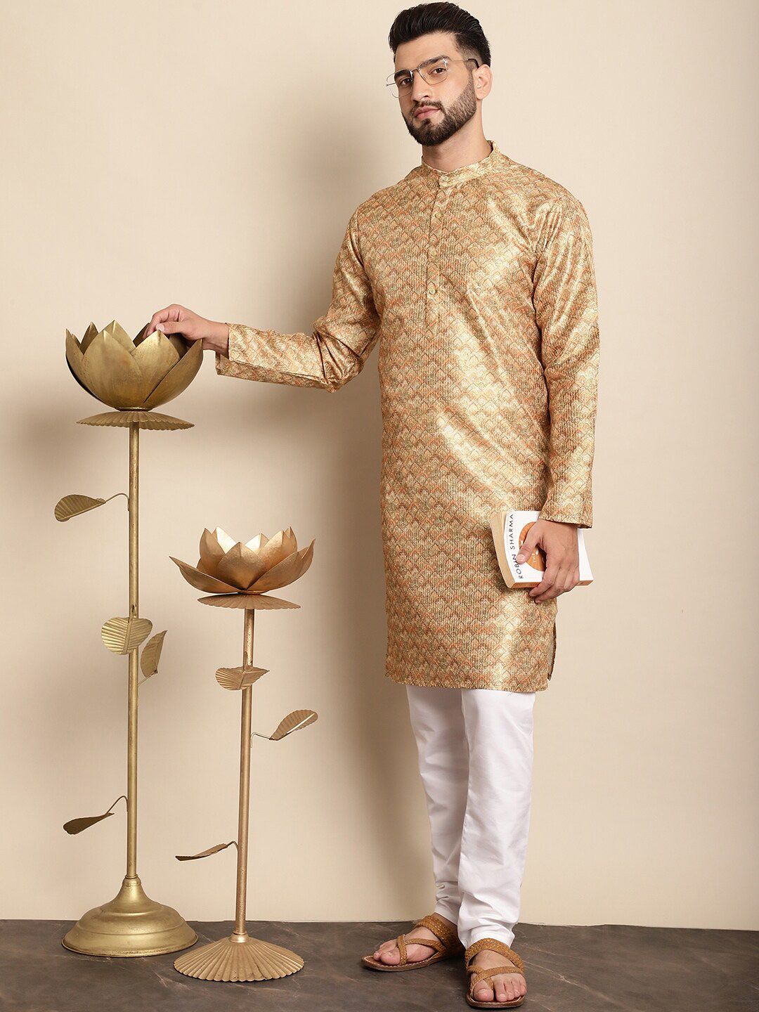 Motif Etnik Anouk Tenunan Rekaan Kurta Biasa dengan Churidar