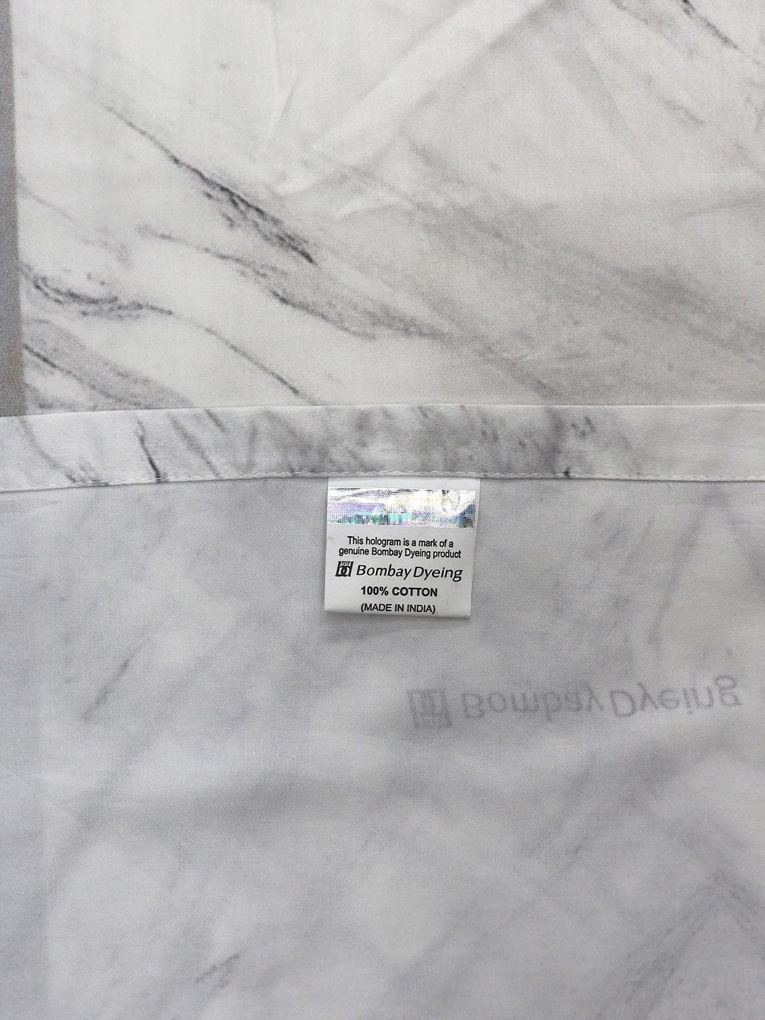 BOMBAY DYEING Urban Living Grey Printed 400 TC Cotton King Bedsheet with 4 Pillow Covers