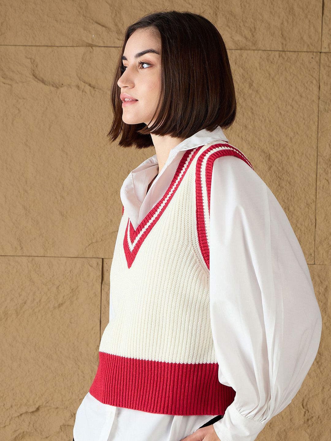 SASSAFRAS Women Colourblocked Crop Sweater Vest