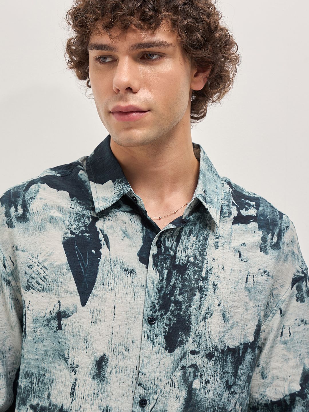 THE BEAR HOUSE Men Spread Collar Abstract Printed Relaxed Fit Casual Shirt