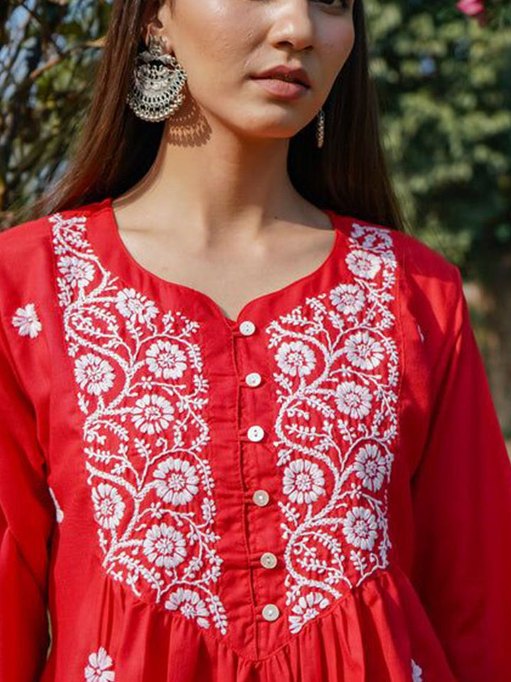 HOUSE OF KARI Floral Embroidered Sweetheart Neck Chikankari Pure Cotton Short Kurta