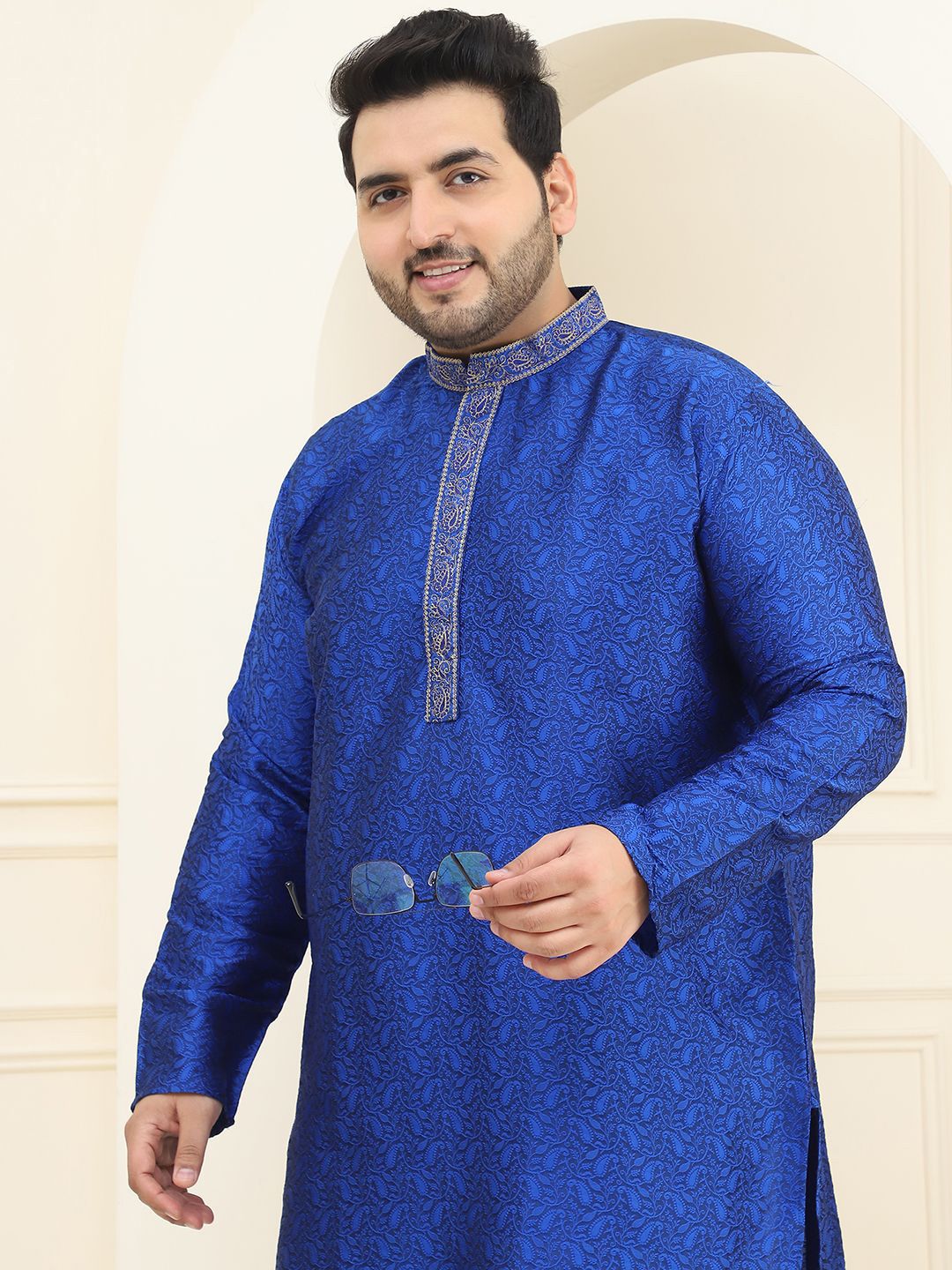 SOJANYA PLUS Woven Design Mandarin Collar Regular Straight Kurta with Pyjamas