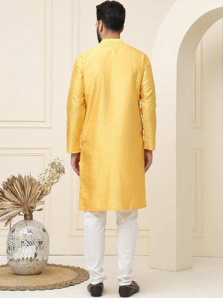 SOJANYA Motif Etnik Printed Mandarin Collar Silk Cotton Straight Kurta with Pajama