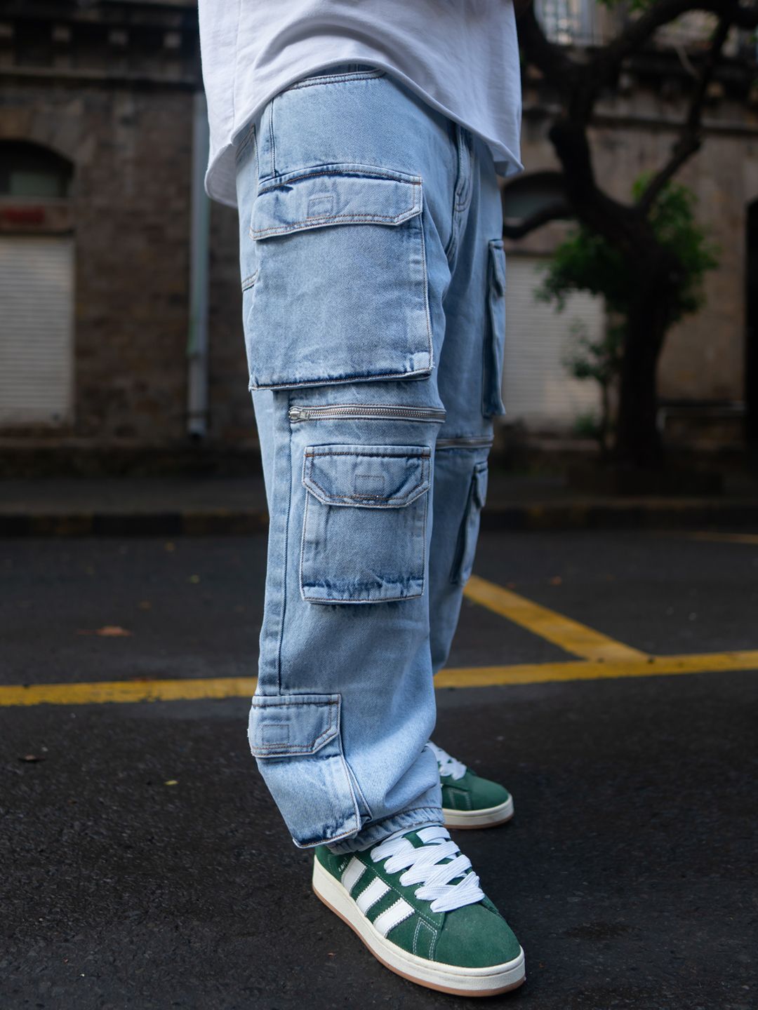 Powerlook Men Baggy Fit Mildly Distressed Light Fade Cotton Jeans