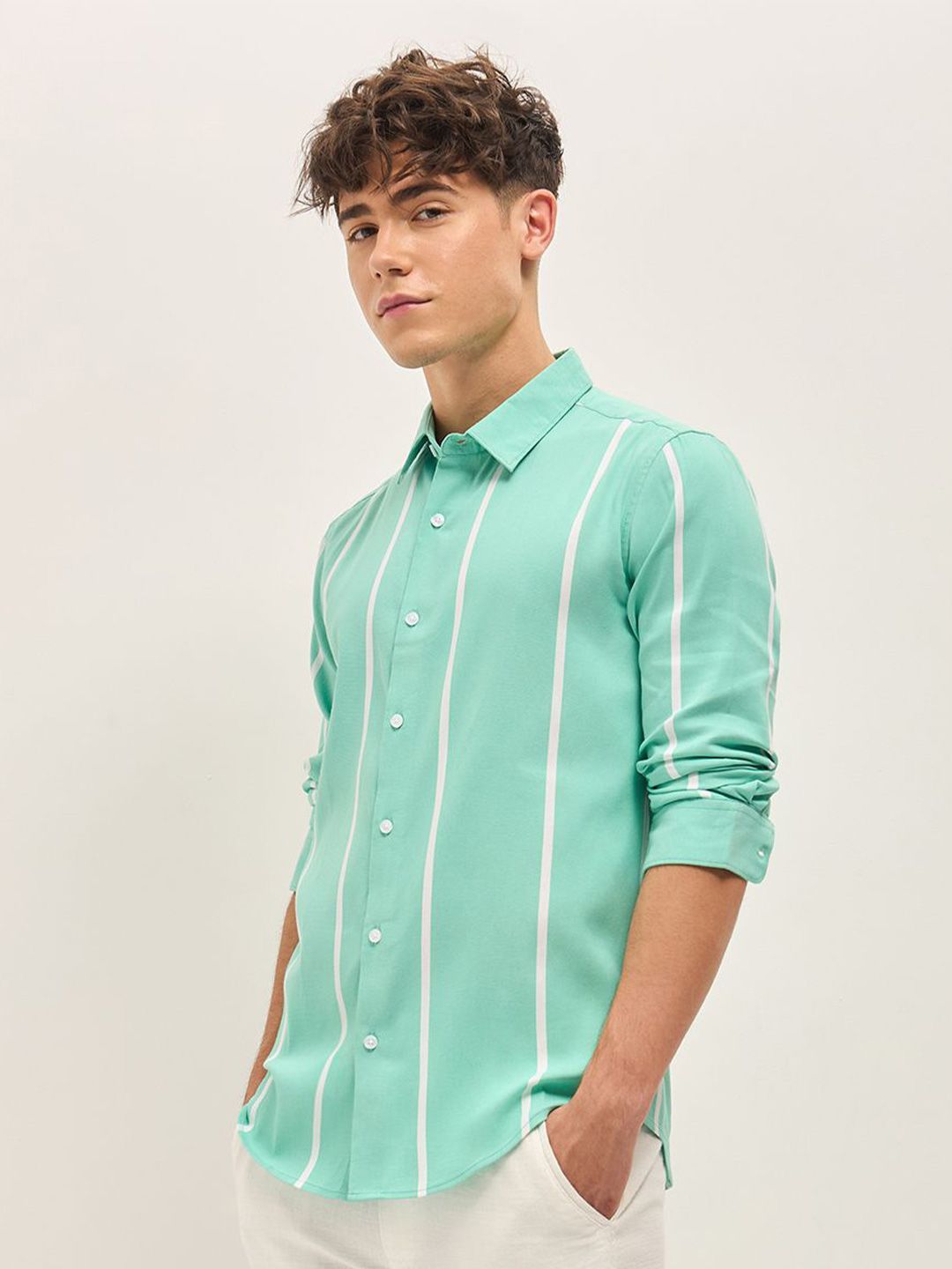 THE BEAR HOUSE Men Spread Collar Vertical Striped Cotton Slim Fit Casual Shirt