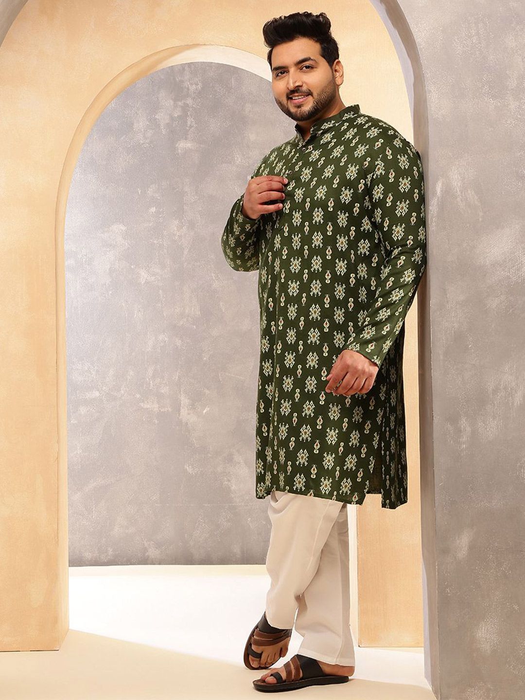 SOJANYA PLUS Ethnic Motifs Printed Mandarin Collar Straight Kurta