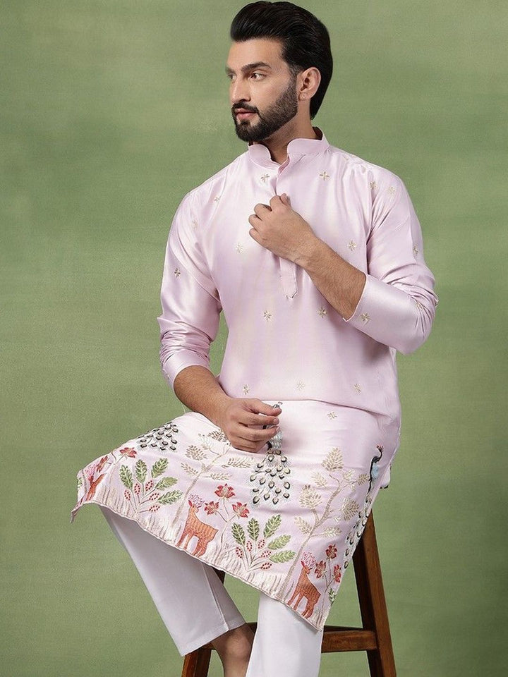 SOJANYA Men Floral Embroidered Thread Work Kurta