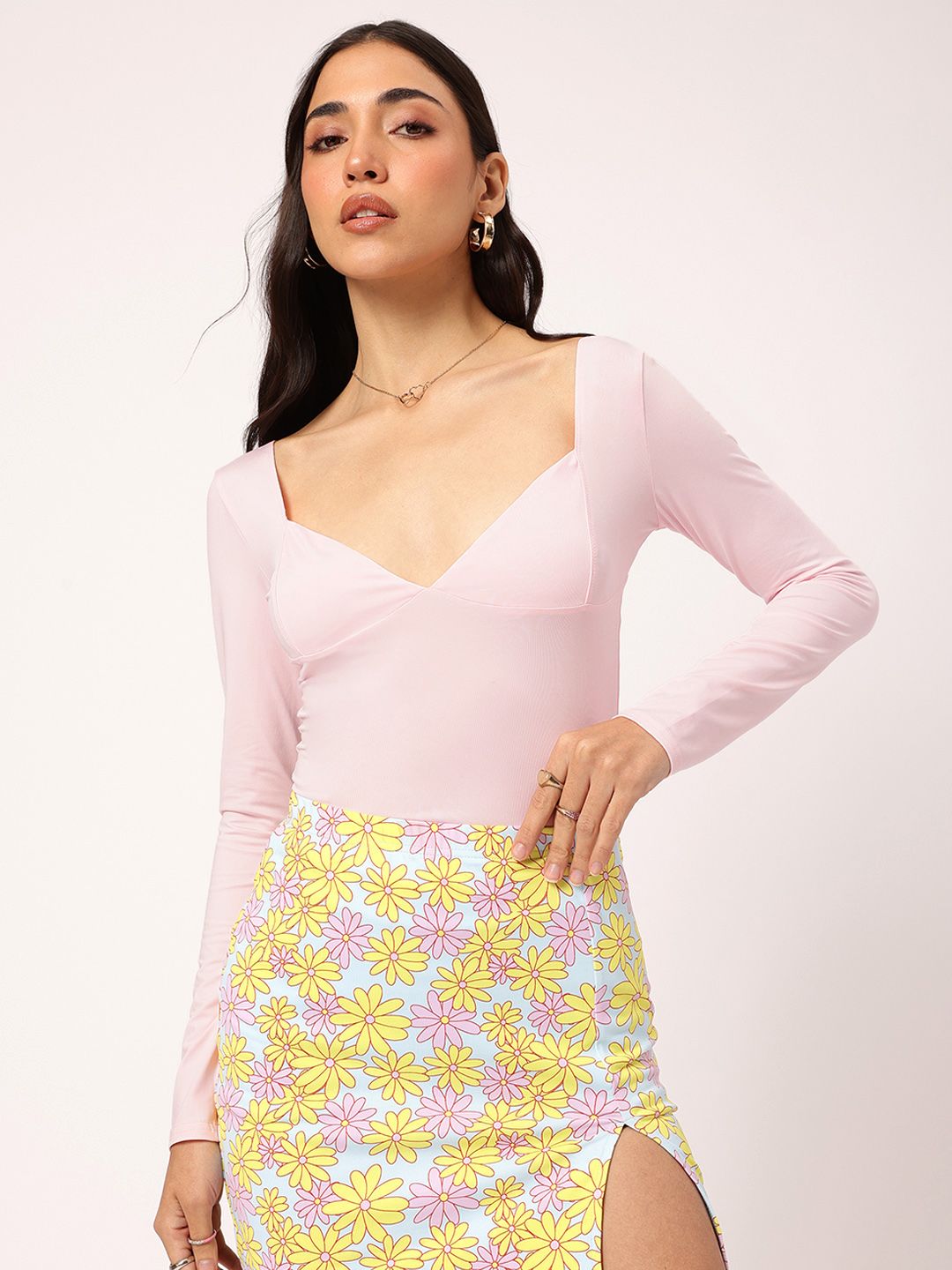 DressBerry Pastel Pink Paradise Sweetheart Neck Fitted Top