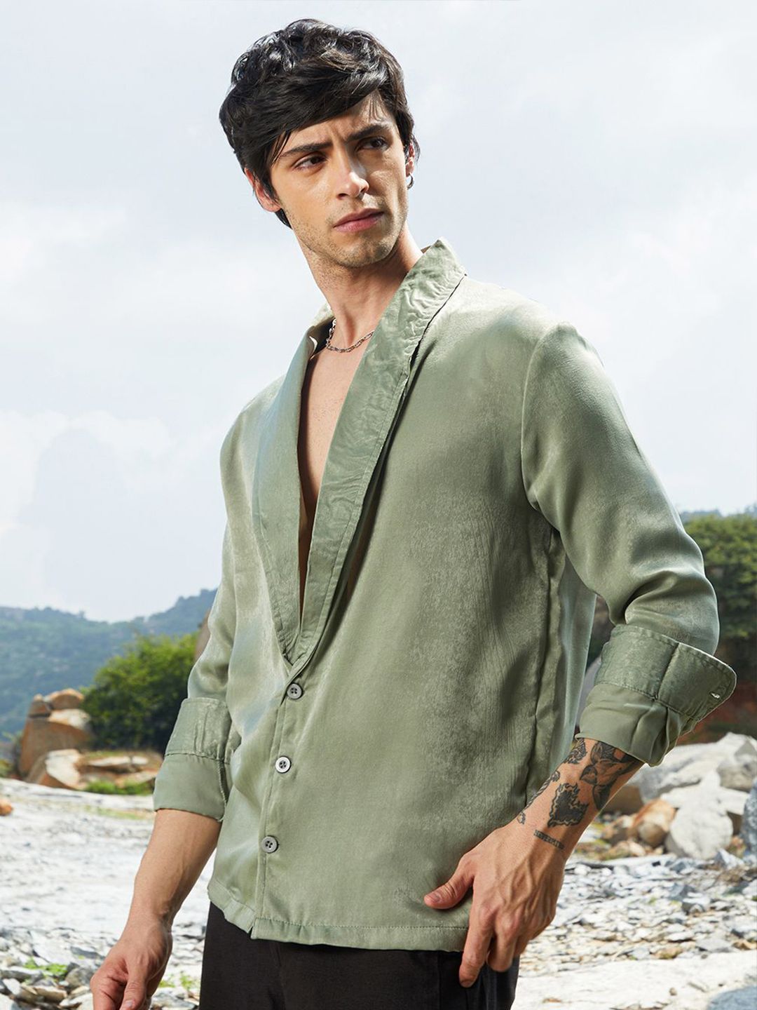 Campus Sutra Men Shawl Collar Comfort Casual Shirt