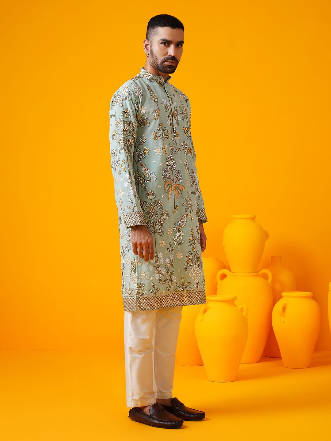 SOJANYA LUXE Kolar Mandarin Sulam Bunga Georgette Kurta Lurus Dengan Seluar