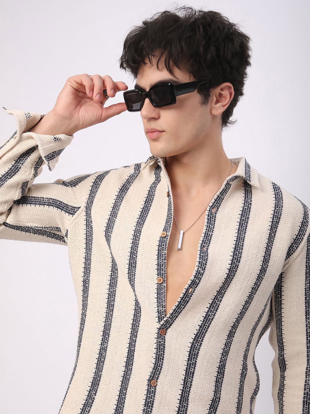 VASTRADO Men Classic Slim Fit Cutaway Collar Vertical Striped Cotton Casual Shirt