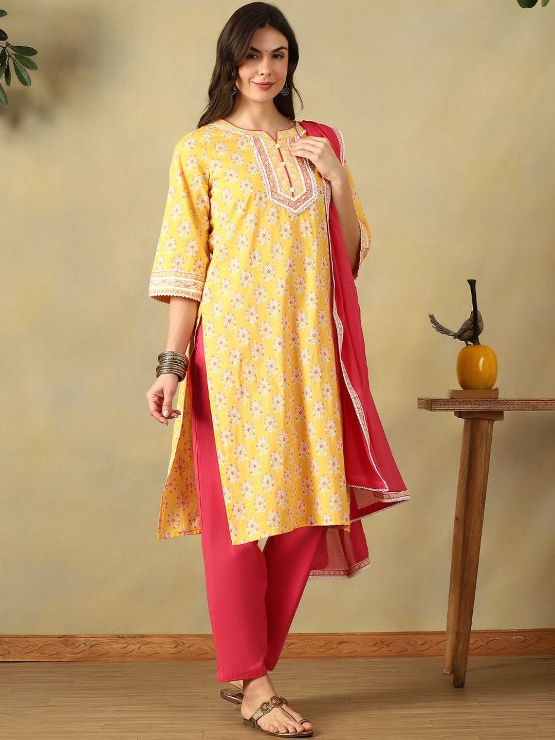 Mamicha Women Ethnic Motifs Printed Regular Thread Work Pure Cotton Kurta with Trousers & With Dupatta