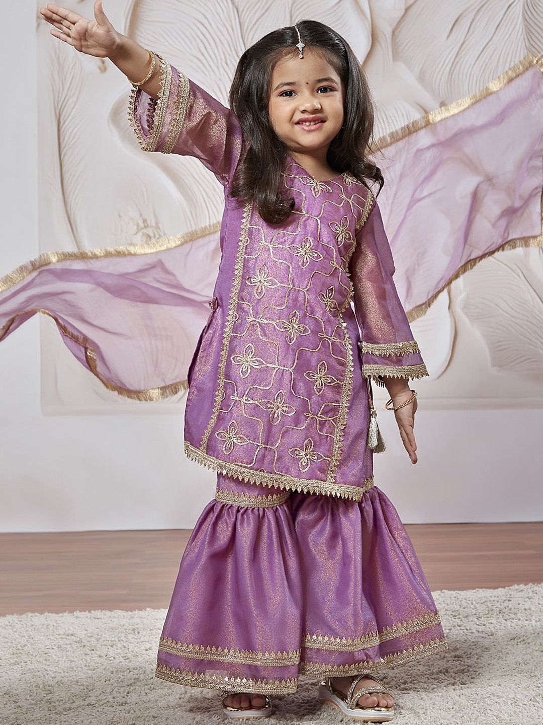 VASTRAMAY Girls Floral Embroidered Regular Sequinned Tissue Kurta & Sharara With Dupatta