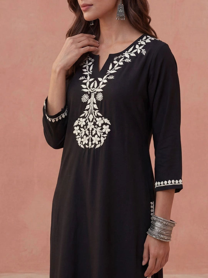 House of Chikankari Women Regular Chikankari Kurta with Trousers