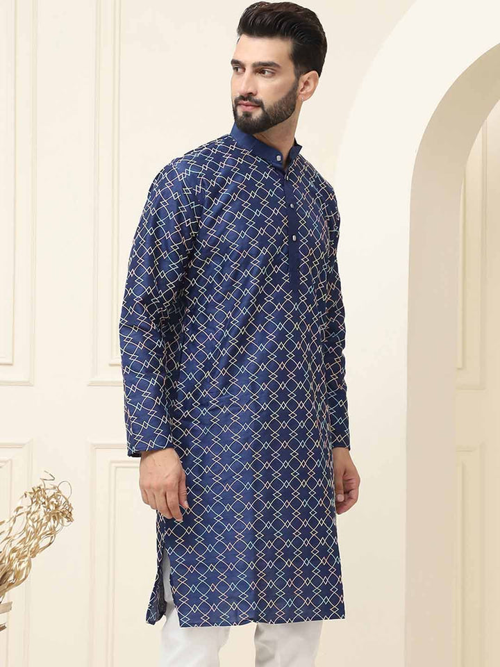 SOJANYA Geometric Embroidered Thread Work Band Collar Straight Kurta