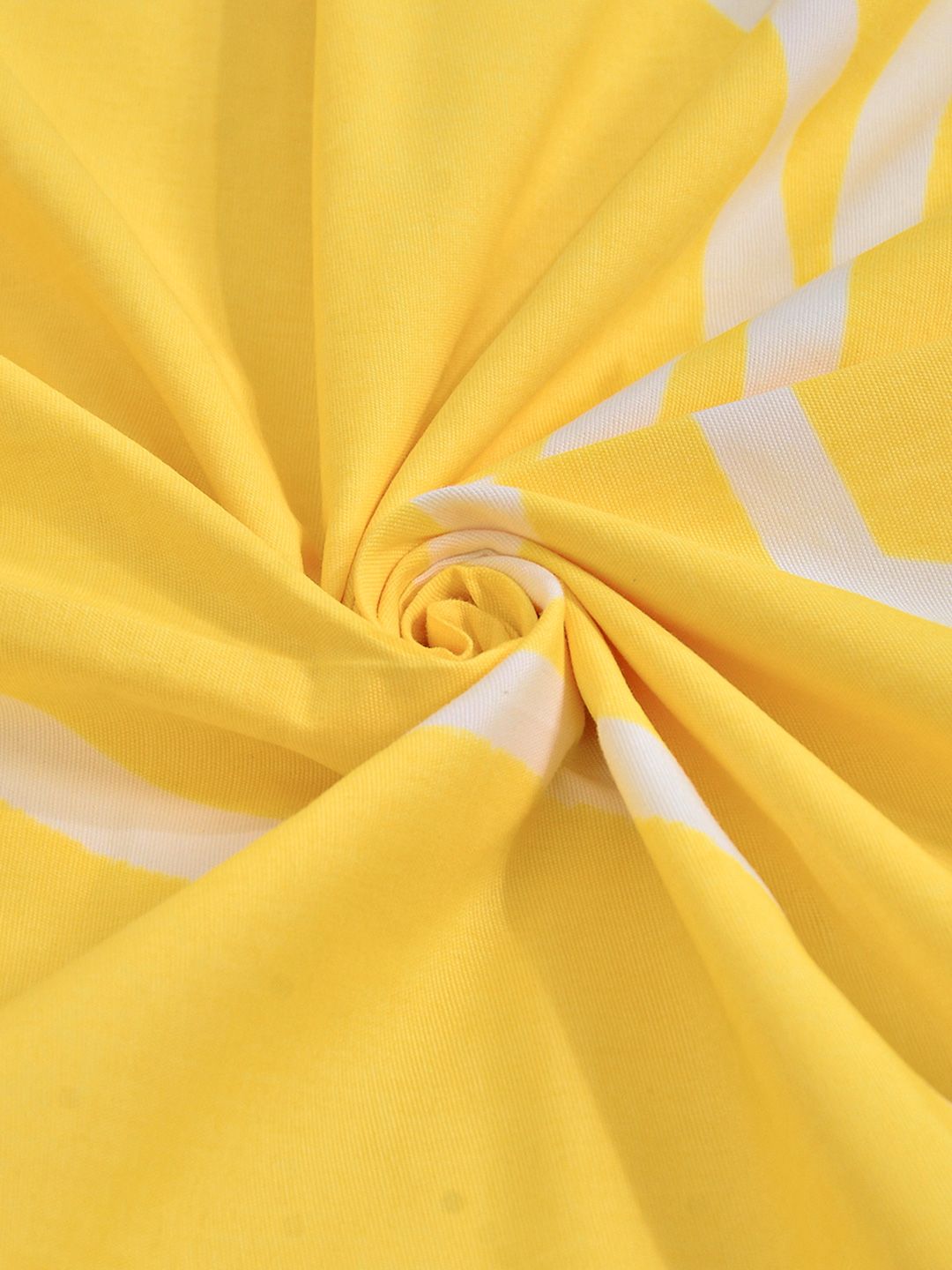 KLOTTHE Yellow Geometric Printed Fitted 300 TC Double King Bedsheet With 2 Pillow Cover
