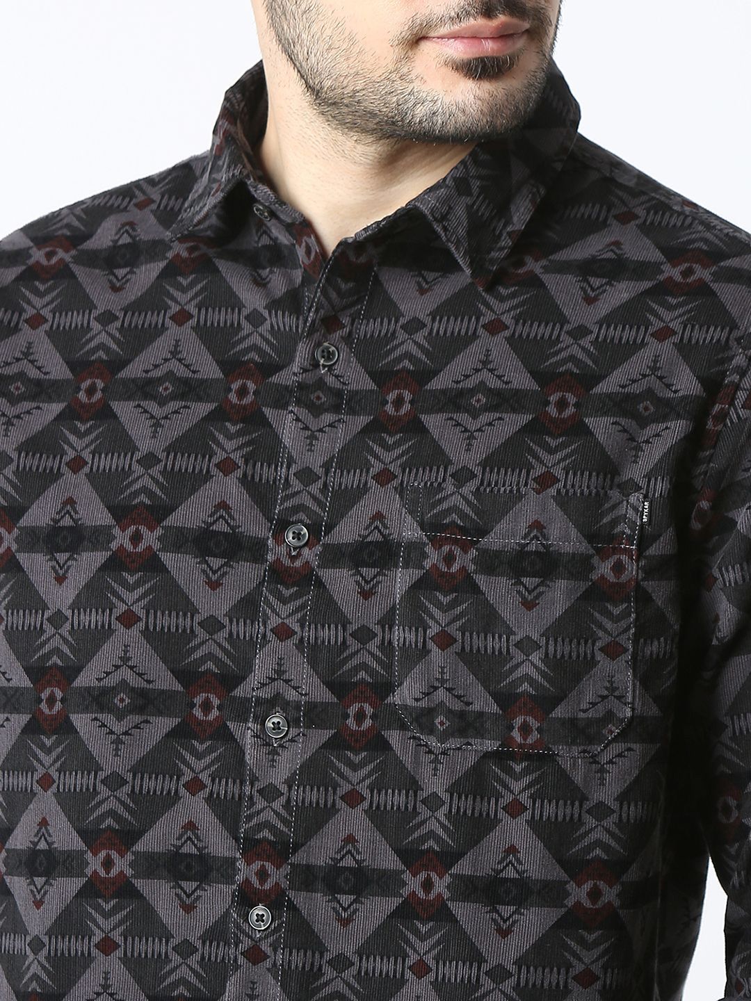 SPYKAR Men Slim Fit Spread Collar Geometric Printed Casual Shirt