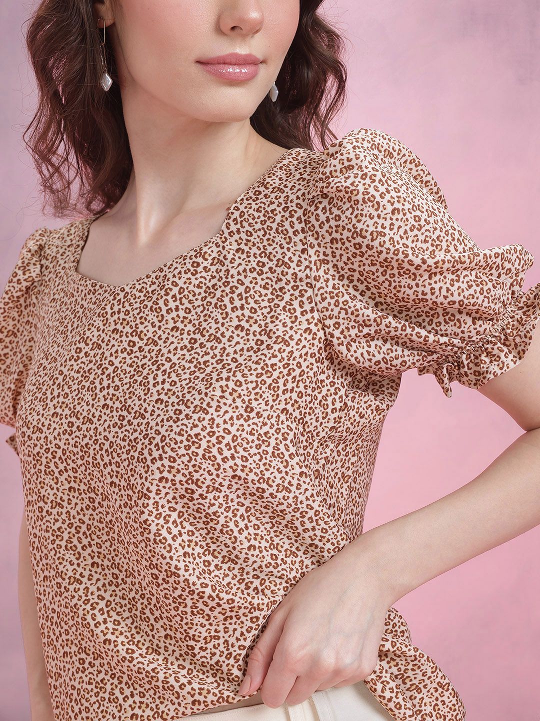 DressBerry Animal Print Sweetheart Neck Puff Sleeve Top