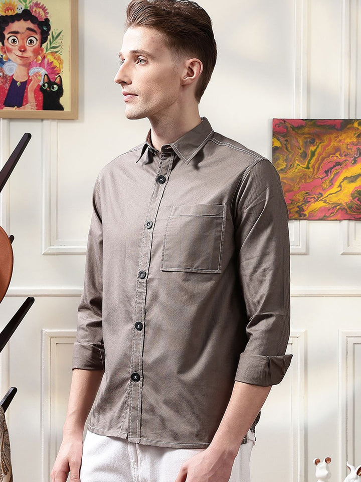 Eszett Contrast Stitch Spread Collar Baju Kasual Kapas Tulen