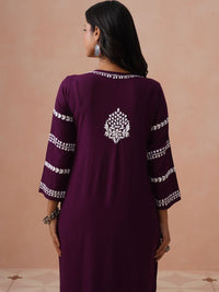 Rumah Wanita Chikankari Motif Etnik Bersulam Kurta Chikankari