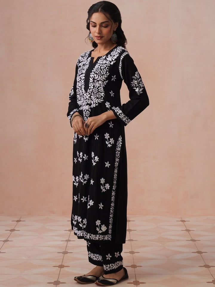 Rumah Chikankari Kurta Chikankari Biasa Wanita dengan Seluar
