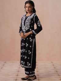 Rumah Chikankari Kurta Chikankari Biasa Wanita dengan Seluar