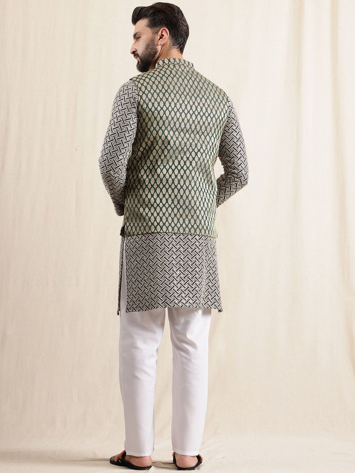 Motif Etnik Anouk Bersulam Kurta Kapas Tulen Bersulam Sequnnied Dengan Piyama & Jaket Nehru