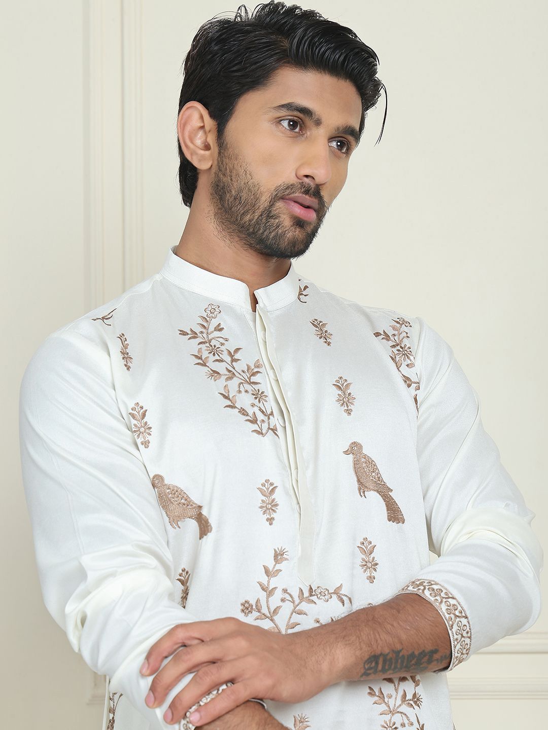 Jompers Ethnic Motifs Embroidered Mandarin Collar Straight Kurta  with Pyjamas