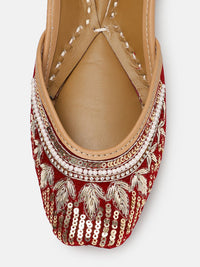 House of Pataudi Women Embellished Ethnic Mojaris