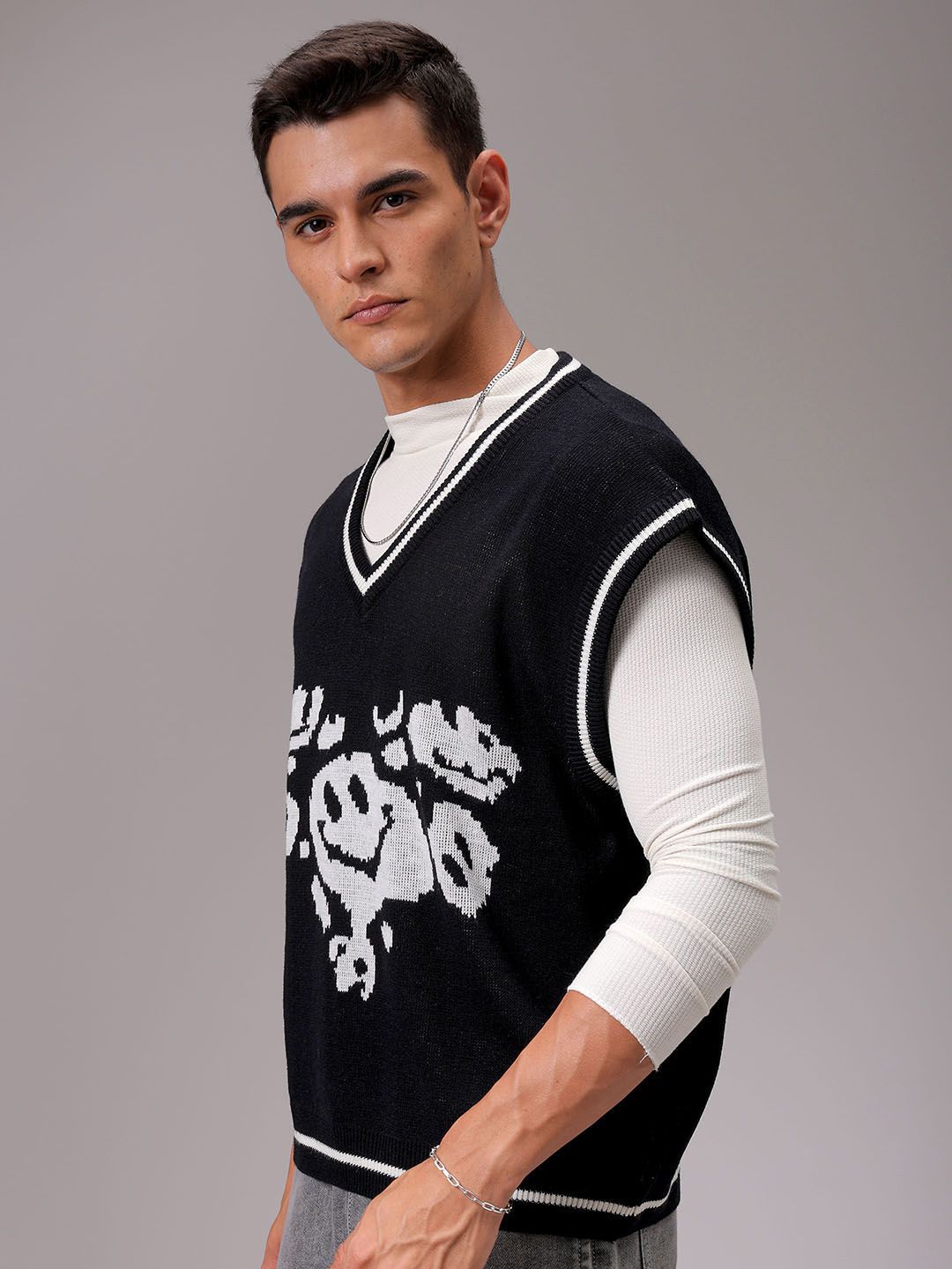 The Indian Garage Co Men Printed V-Neck Pullover Sweater