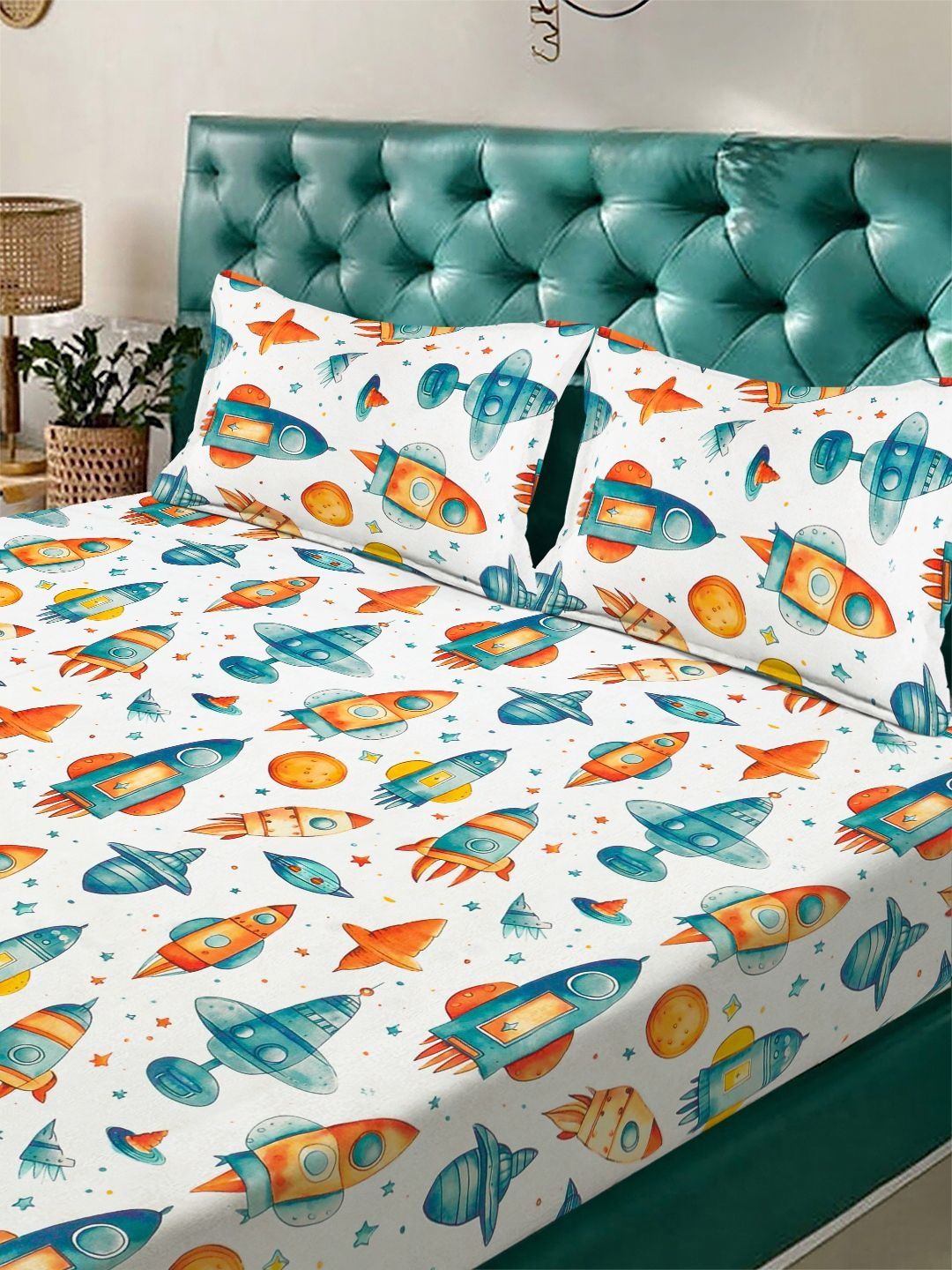 Myntra Elegant Homes Watak Kartun Putih 300 TC Cadar Katil King dengan 2 Sarung Bantal